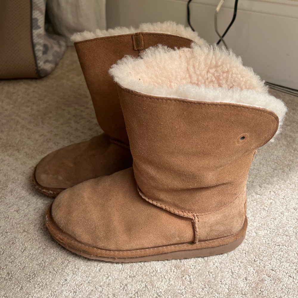 Kids Midi Carmel Ugg Boots (size 4)